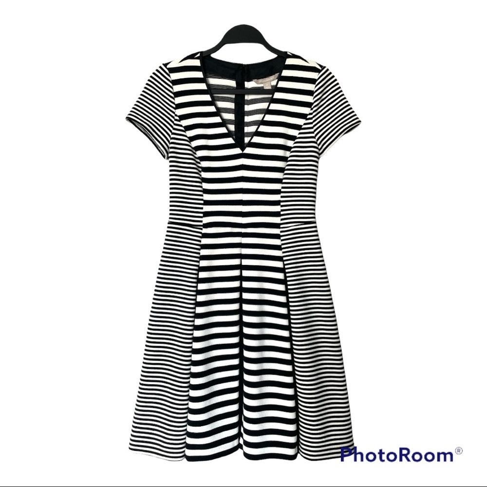 NWT Banana Republic Knit Short Sleeve Faille Black/White Striped Dress Size 2 - Picture 1 of 10